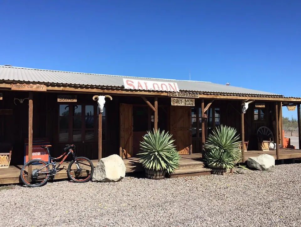 Loreto Restaurant, Del Barracho Saloon