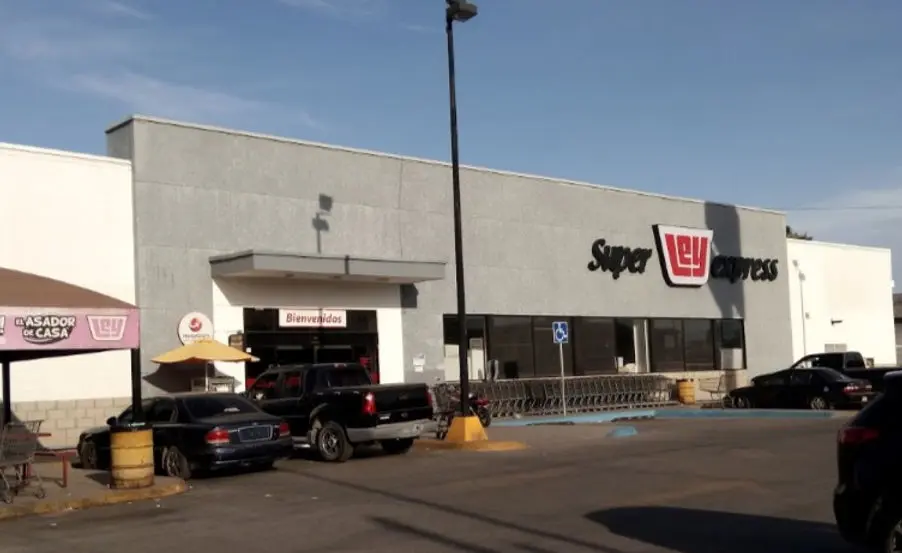 super leys, loreto, grocery stores, loreto